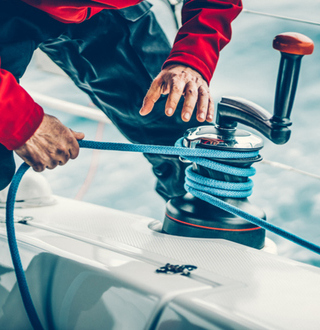 Visuel au format Mobile pour illustrer l'infographie sport de Kantar Media sur la voile avec un focus sur l'événement des Vendée Globe